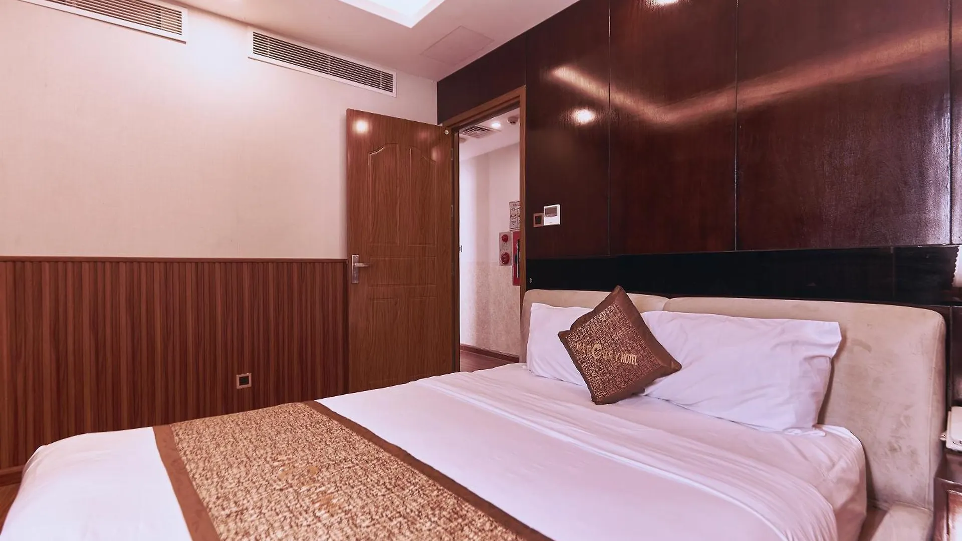 *** Hotel Mercury Apartment Danang Vietnam