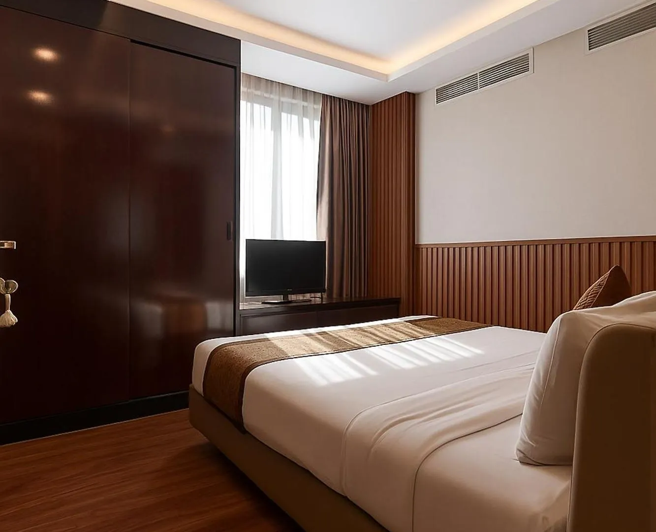 *** Hotel Mercury Apartment Danang Vietnam